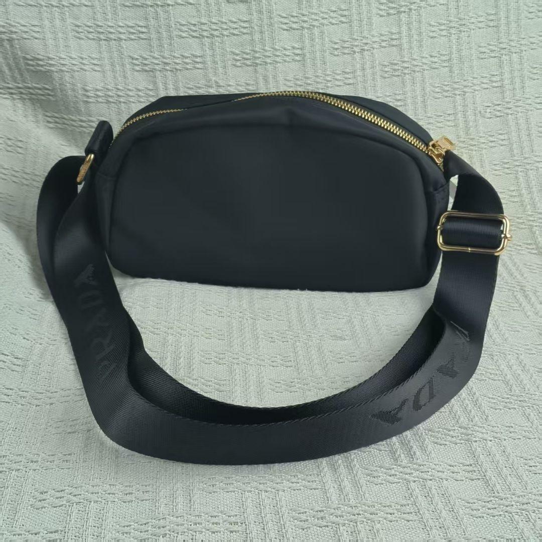PRADA ノベルティ ブラック ショルダーバック ナイロンk1s
