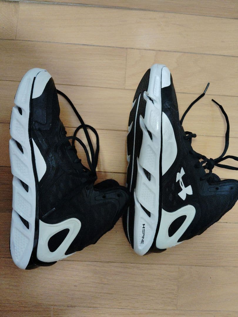 【希少/美品】アンダーアーマー UA Spine Bionic 27cm