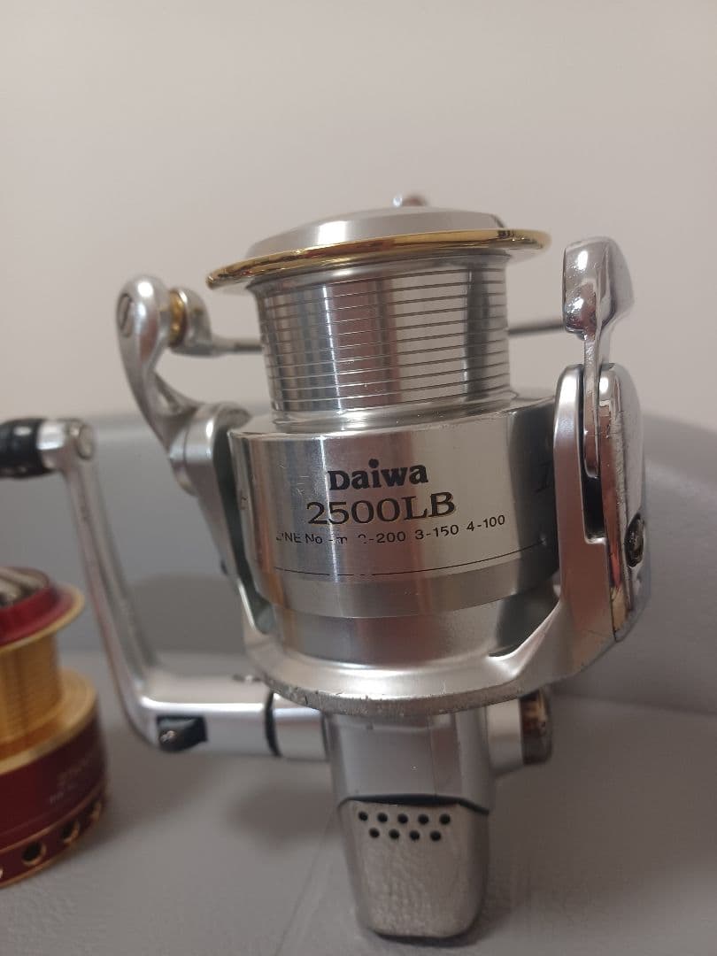 Daiwa 2500LB スピニングリール