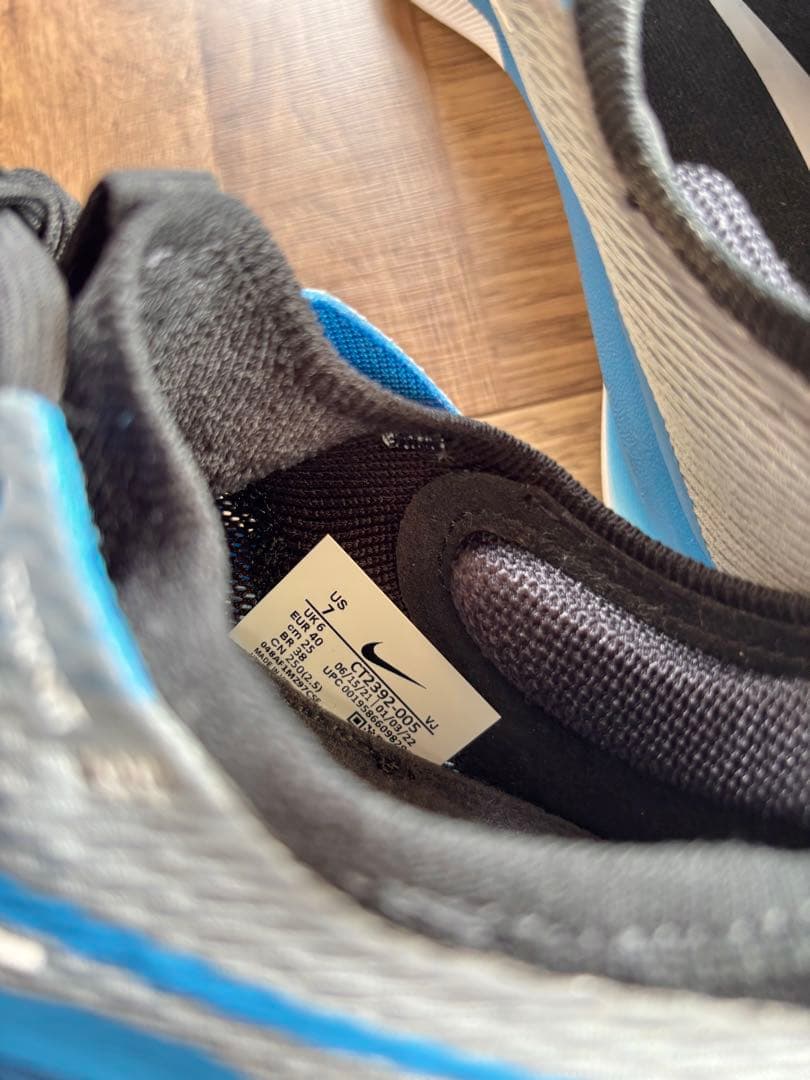 ☆新品 NIKE ナイキ ズームフライ4 ランニング マラソン 陸上 25cm☆