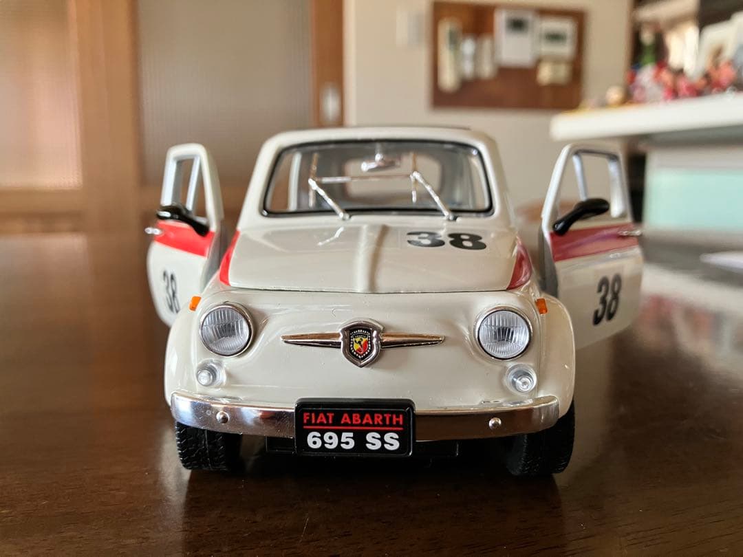 ロードシグネチャー 1/18フィアット アバルトFIATABARTH695SS