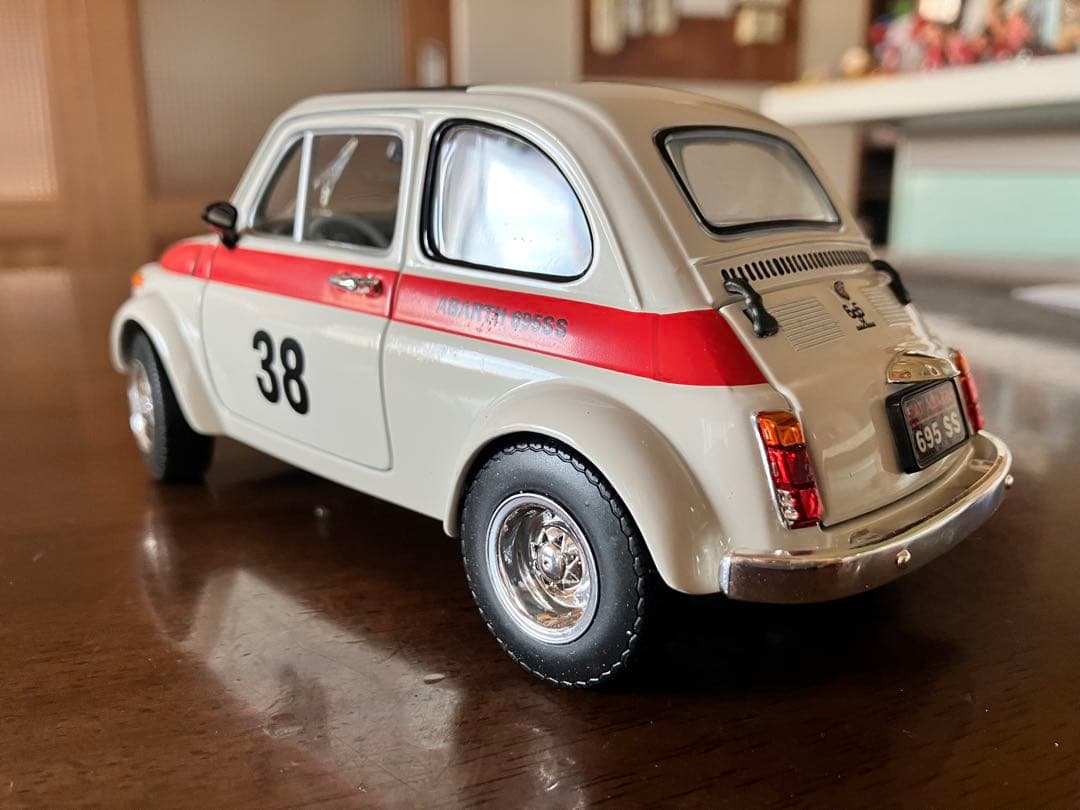 ロードシグネチャー 1/18フィアット アバルトFIATABARTH695SS