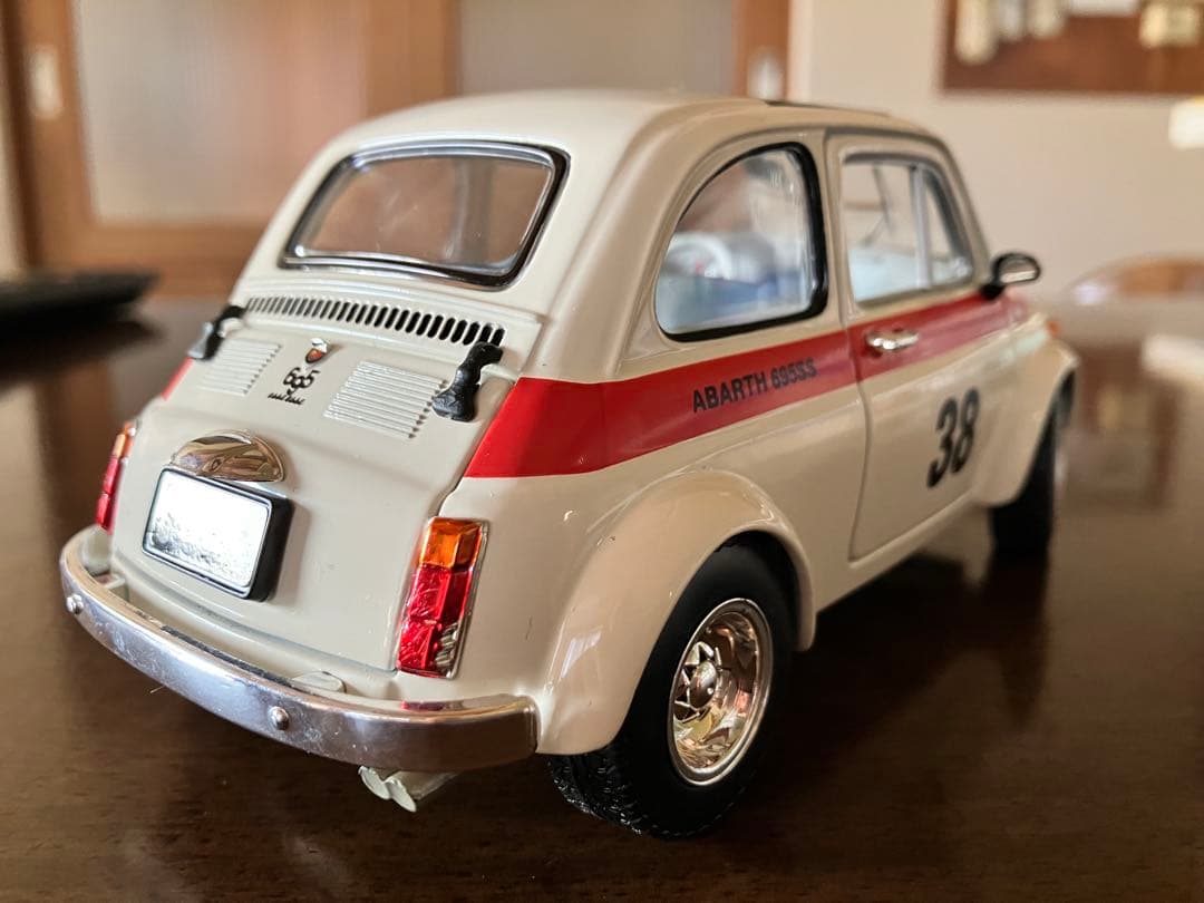ロードシグネチャー 1/18フィアット アバルトFIATABARTH695SS