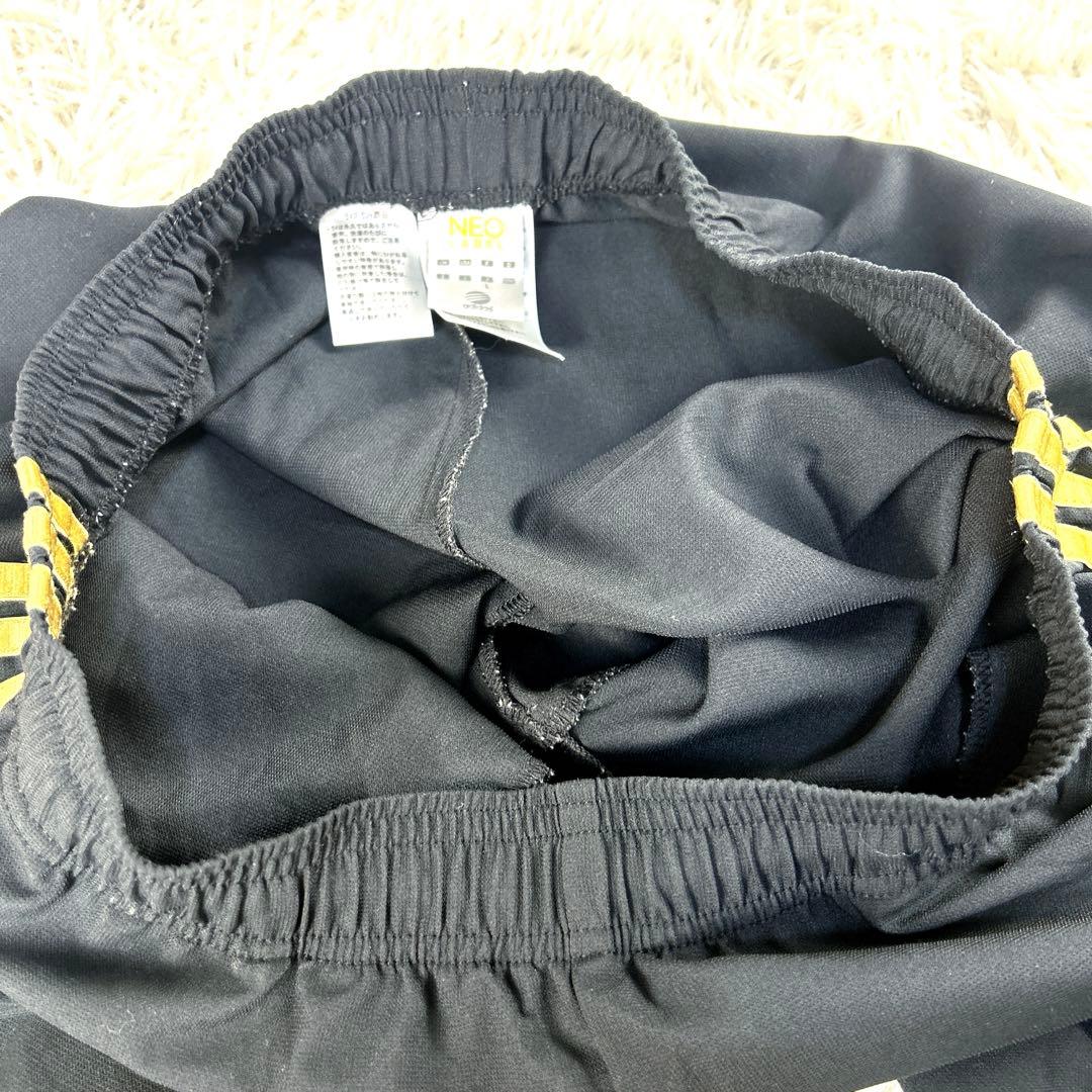 【美品・大きめ】アディダス　黒×金　セットアップ　ジャージ　上XL 下L