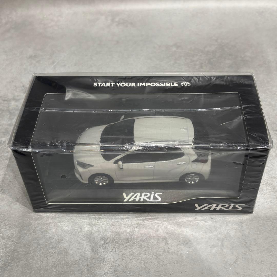 新品　TOYOTA トヨタ　YARIS ヤリス　車　ミニカー　070 ホワイト