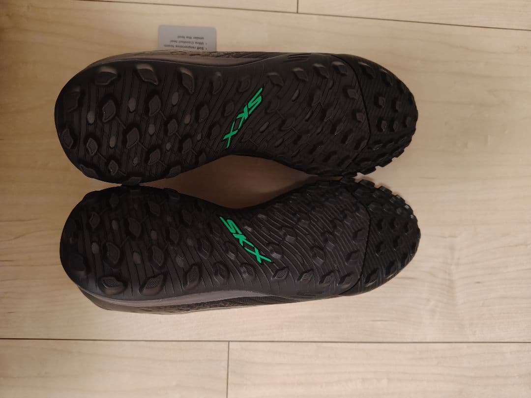 新品 スケッチャーズ Skechers Razor Gold TF 26㎝