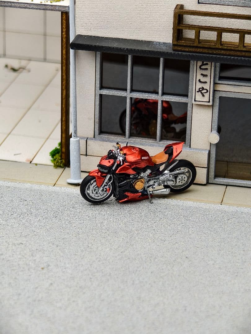 1/64 Ducati Streetfighter V4S 超精密造形 バイク