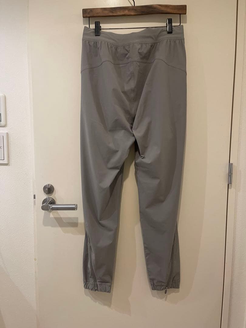 ルルレモン Adapted State Jogger Asia Fit S