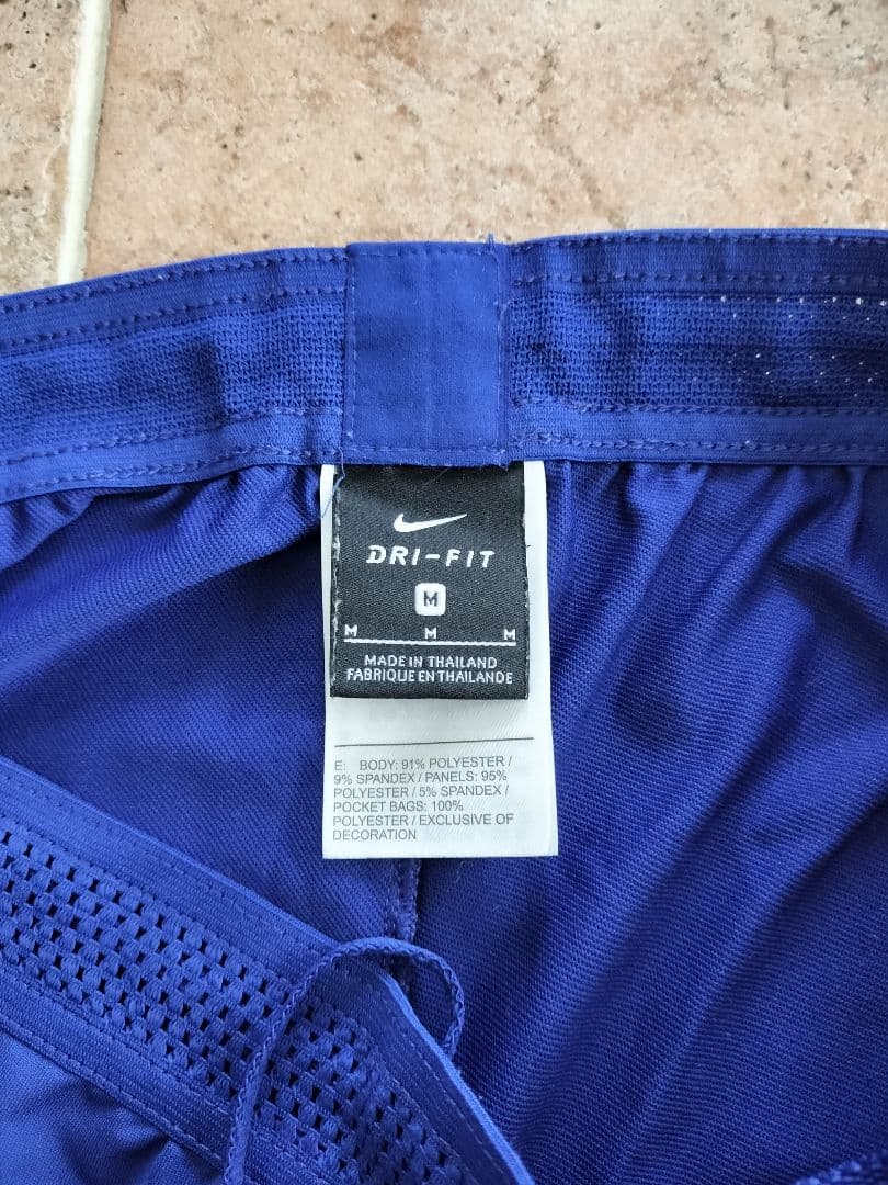 Nike 長袖ジャージとトレーニングパンツセット
