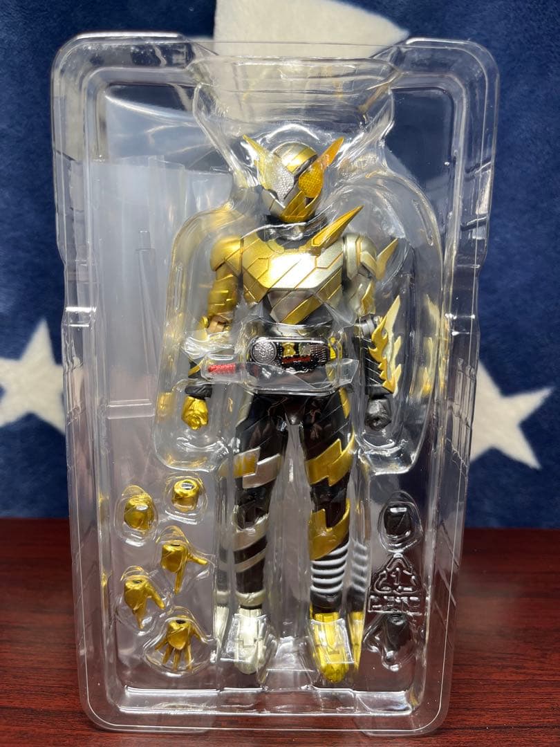 S.H.Figuarts 仮面ライダービルド トライアルフォームラビットドラゴン