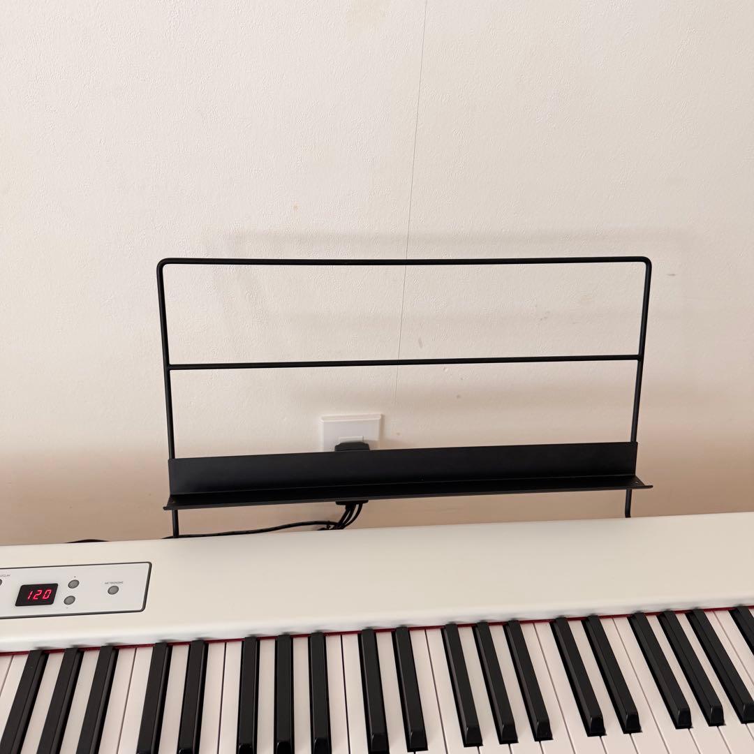 美品 KORG D1 88鍵盤 電子ピアノ 白 ホワイト コルグ キーボード