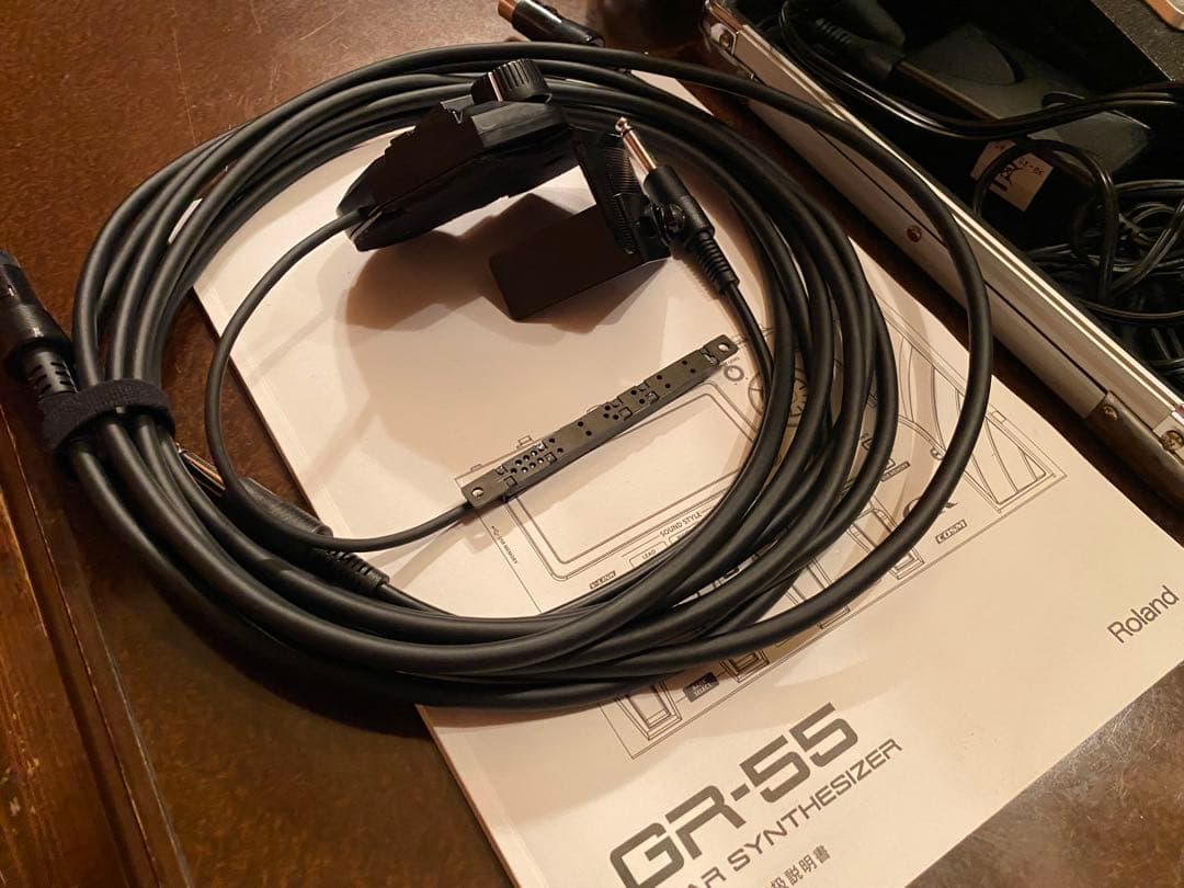 美品（使用3時間程）Roland GR-55 ギターシンセサイザー