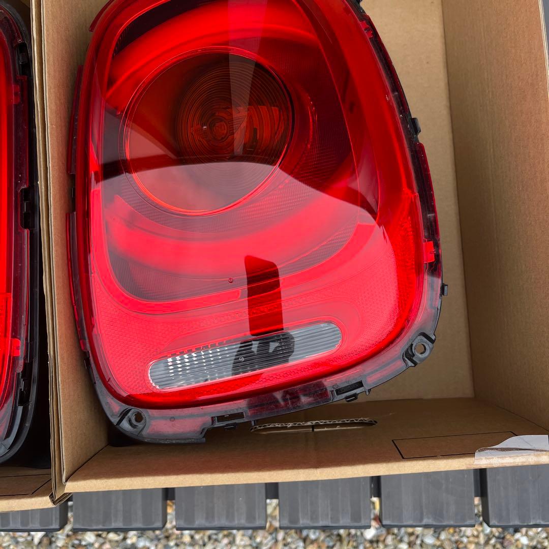 美品　bmwMINIクーパー f56 jcw前期ledテールランプ