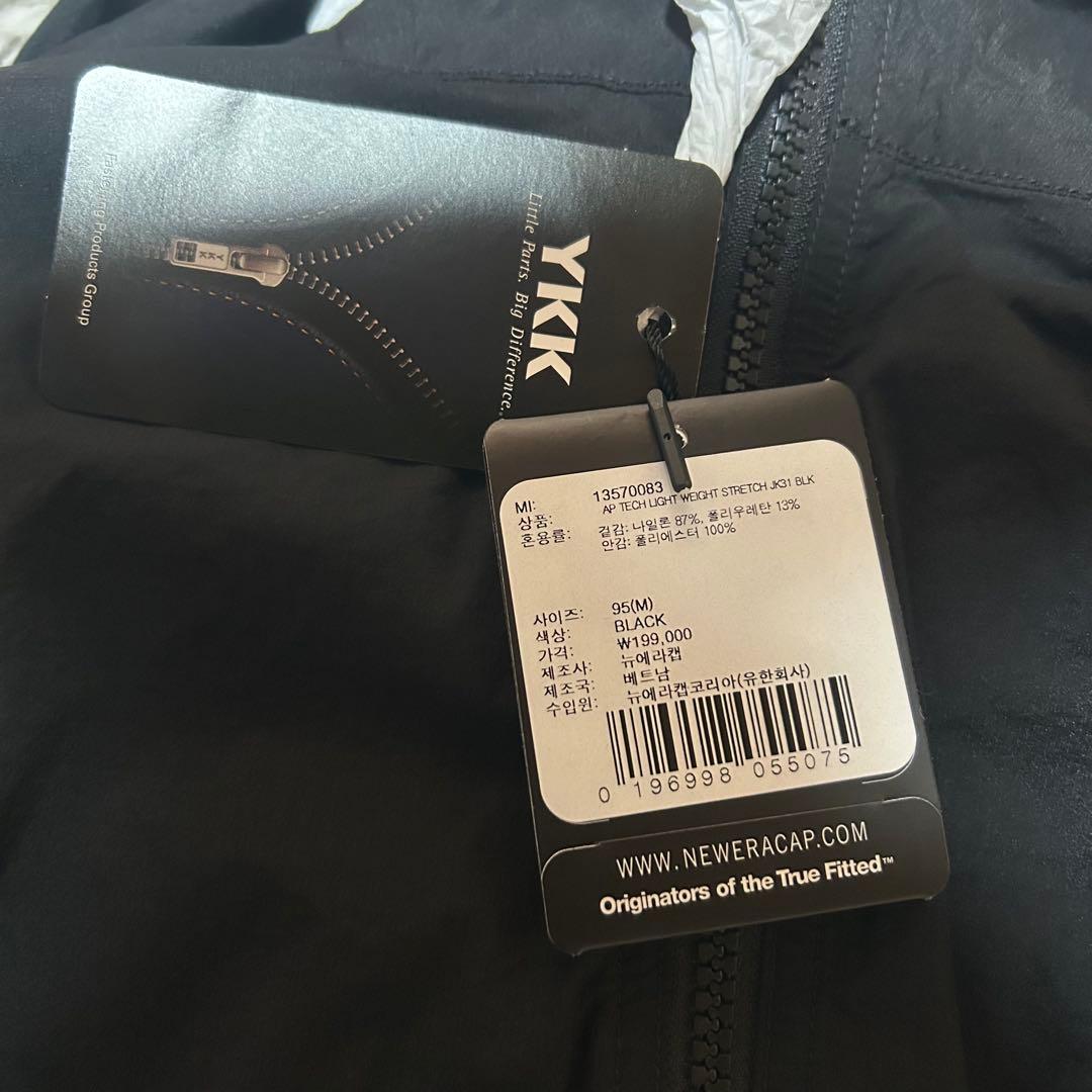 NEWERA ブラック ナイロンパーカー