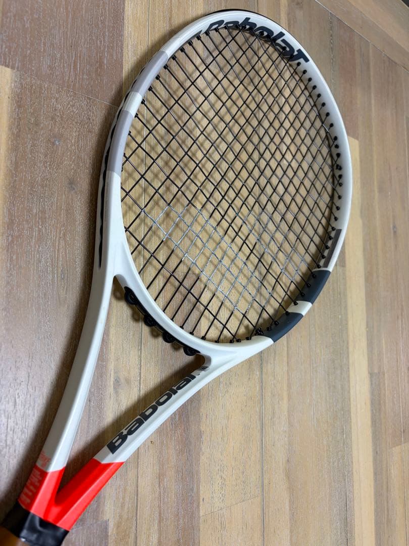 Babolat Pure Strike 100 グリップ3