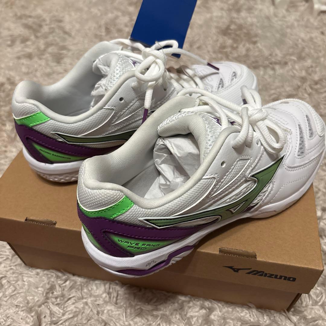 Mizuno バドミントンシューズ 23.5㌢　ホワイト/グリーン/パープル
