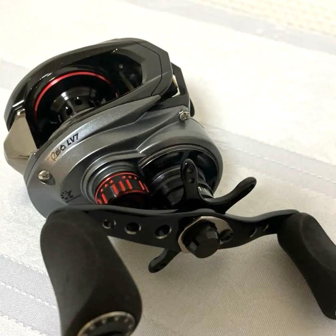 Abu Garcia★アブガルシア★REVO LV7 ベイトリール★右★専用袋付