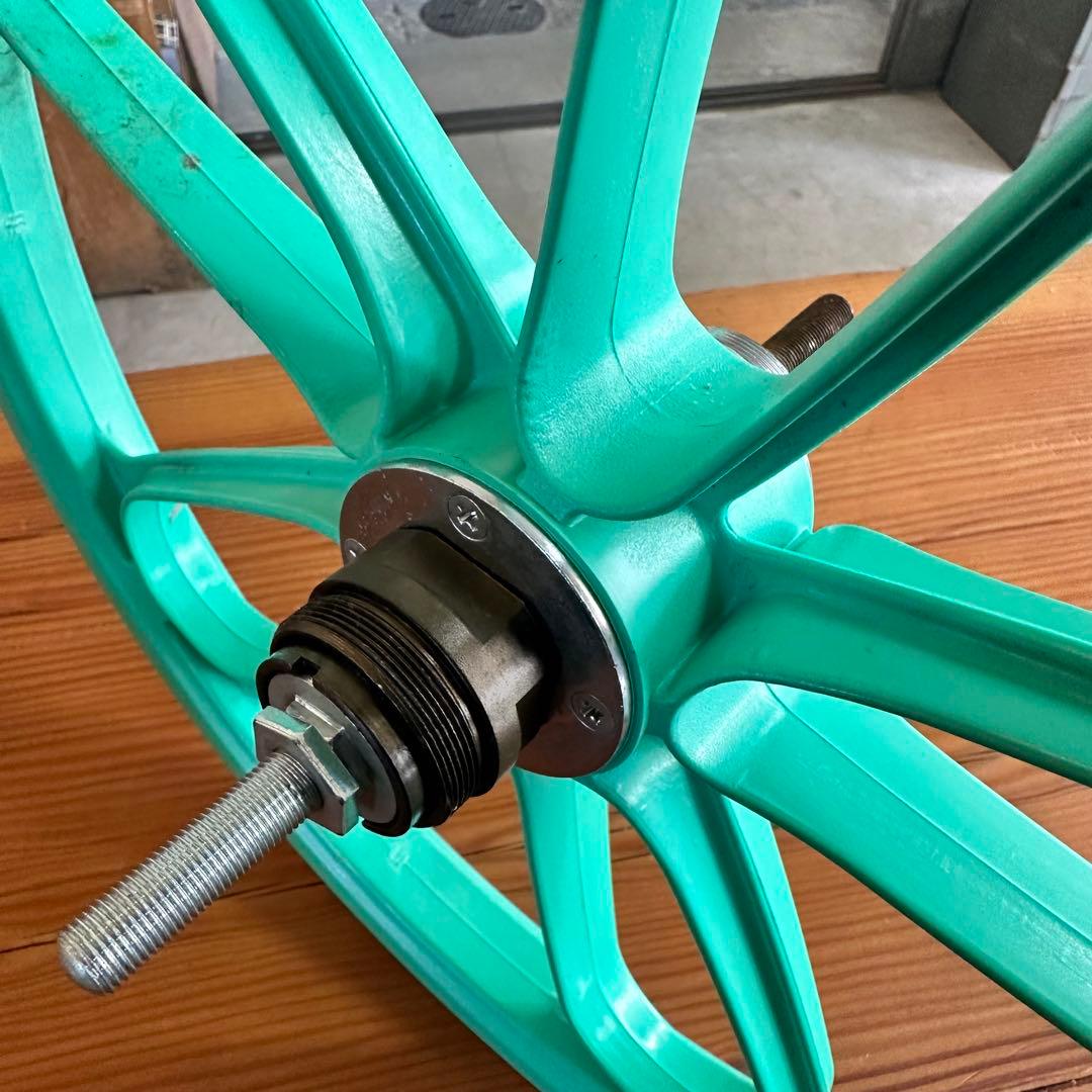 OGK 18インチ　樹脂ホイール　リア　未使用　フリーボディ付き
