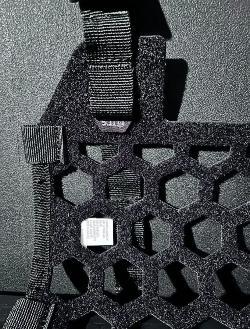 5.11 TACTICAL VR HEXGRID モジュラーパネル　車載
