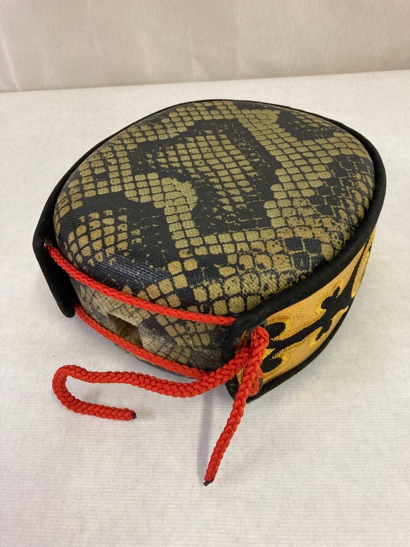 ★三線本体 チーガのみ ボディーのみ ヘビ柄 黒金