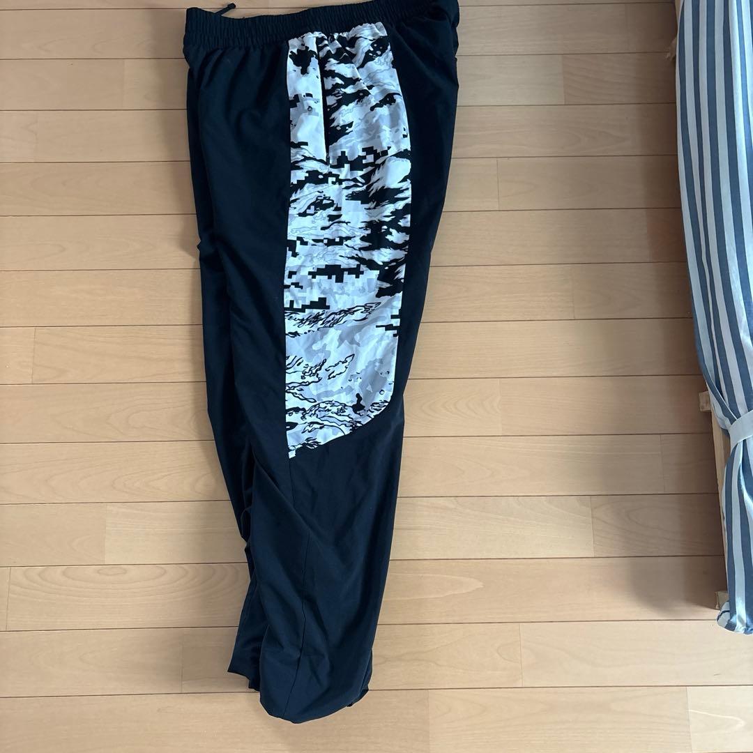 Under Armour フード付きウィンドブレーカー　パンツ　セットアップ