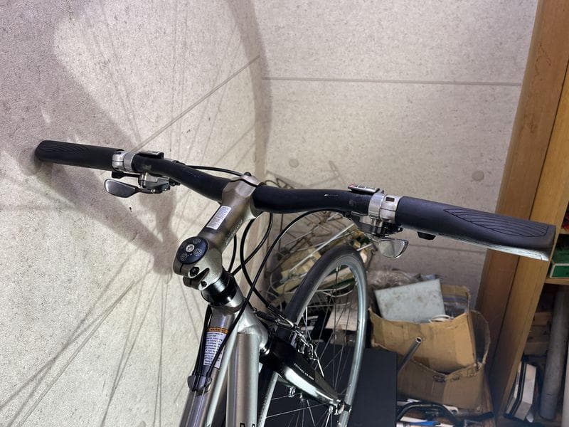 TREK FX7.7 SHIMANO 105 トレック　ポンプ付き