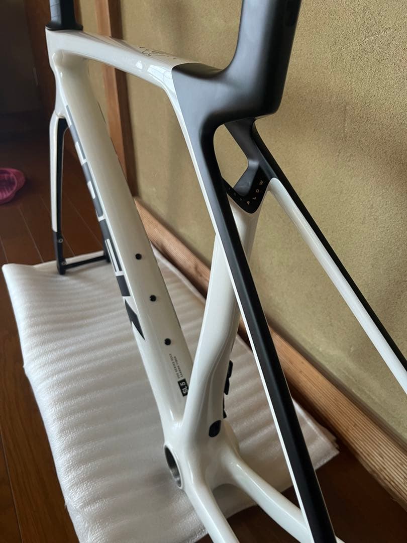 【美品】TREK トレック Madone マドンSL5 Gen8 フレームセット
