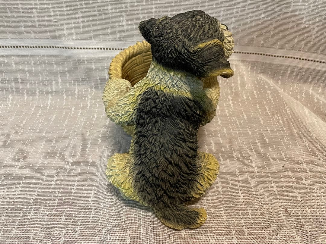 子犬の物入れ　陶器　インテリア