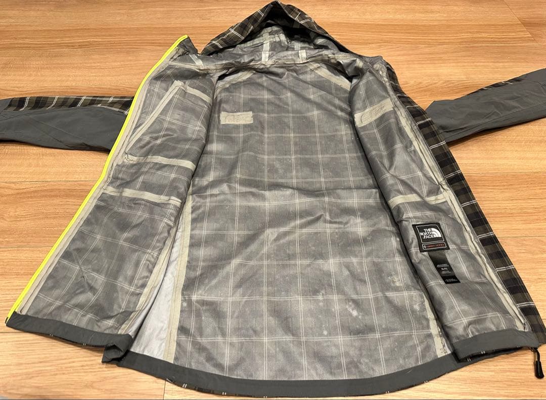 THE NORTH FACE チェック柄ウィンドブレーカー