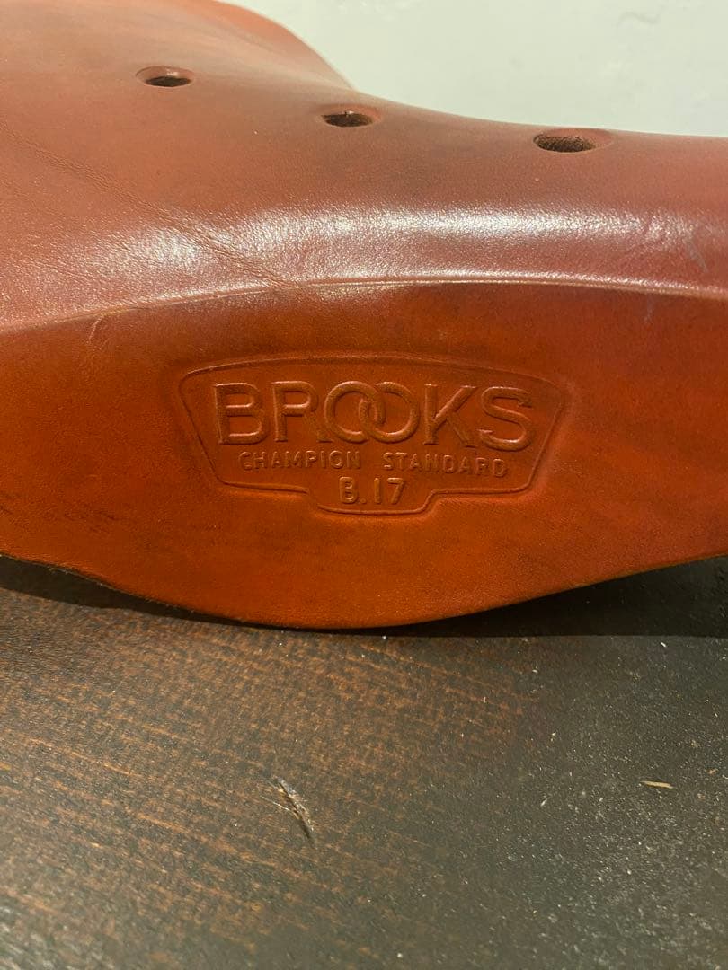 BROOKS B.17レザーサドル イギリス製