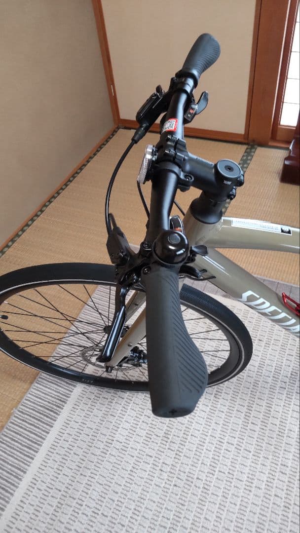 【美品】SPECIALIZED クロスバイク SIRRUS たっちゃんさん