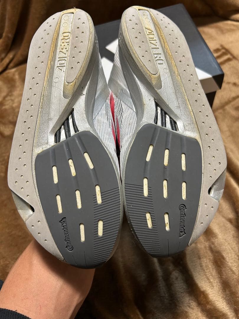 ADIZERO TAKUMI SEN 10 M 9 US グレー/レッド