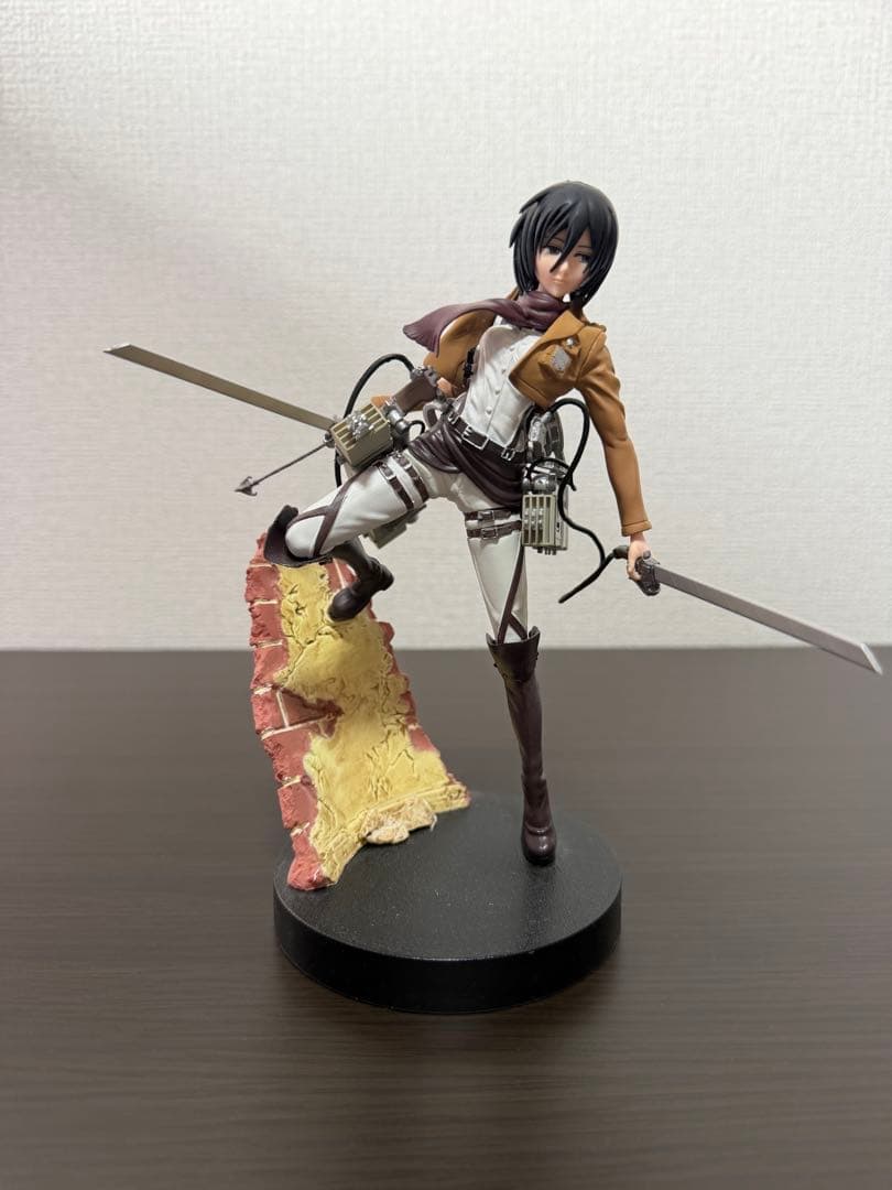 立体機動スペシャルフィギュア　エレン&ミカサ リヴァイフィギュア立体機動ver.