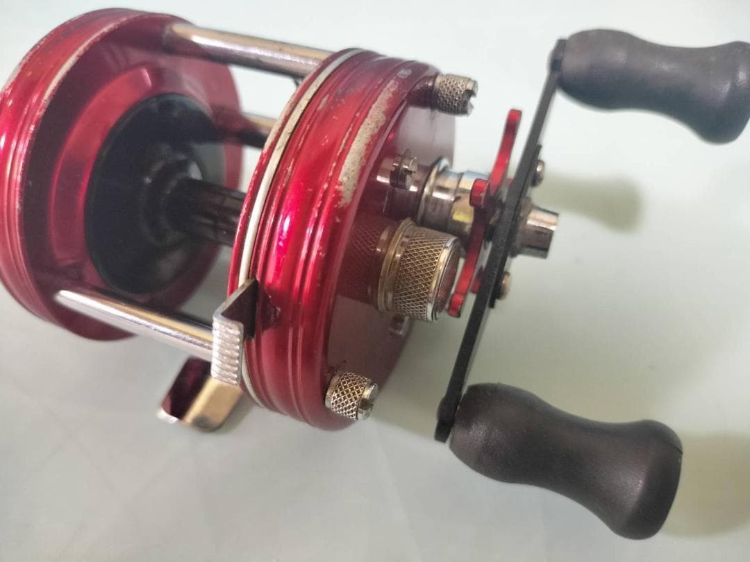 ★アブガルシア　アンバサダー5500　ビンテージ　リール 　レッド