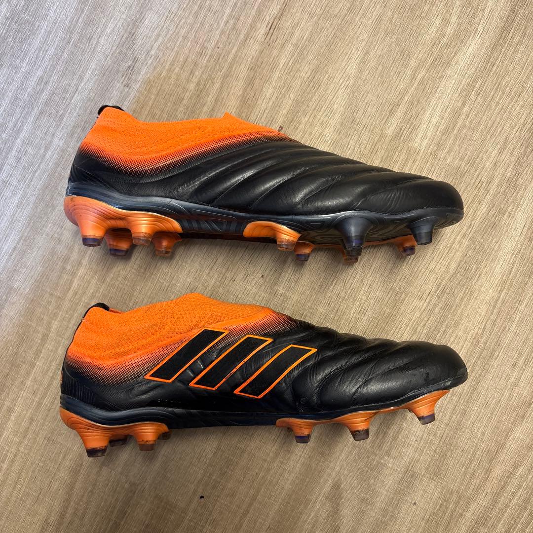 adidas サッカーシューズ スパイク 黒/オレンジ