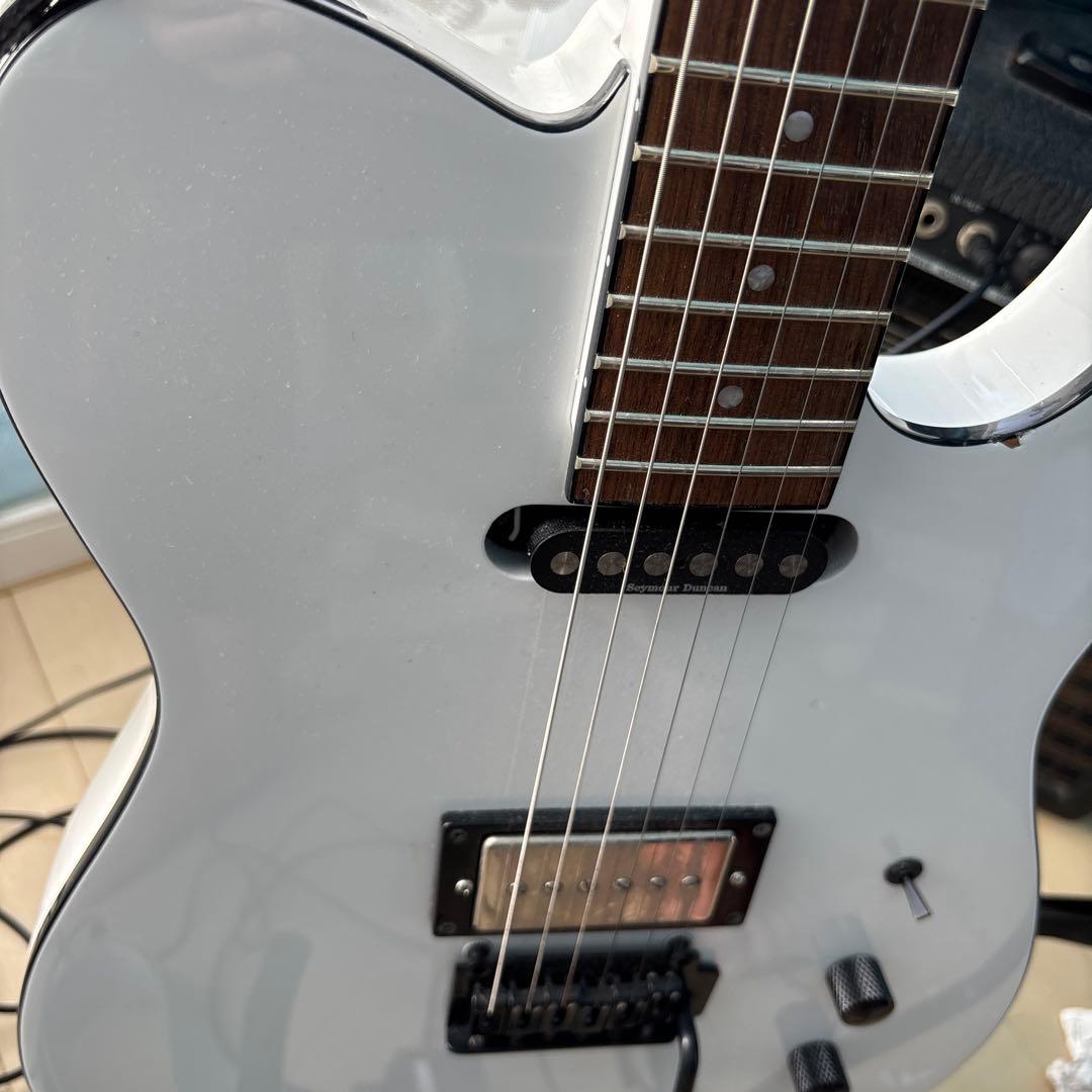 貴重　FERNANDES LIMITED EDITION ホワイトエレキギター