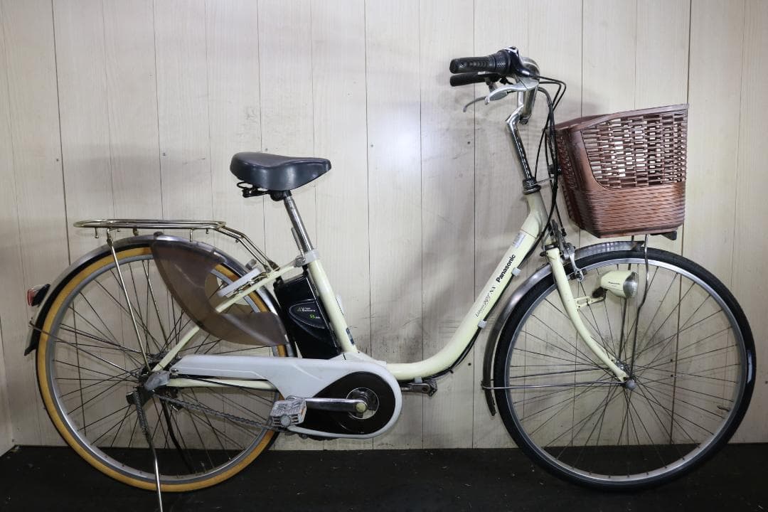 電動アシスト自転車 クリーム色 前カゴ付き