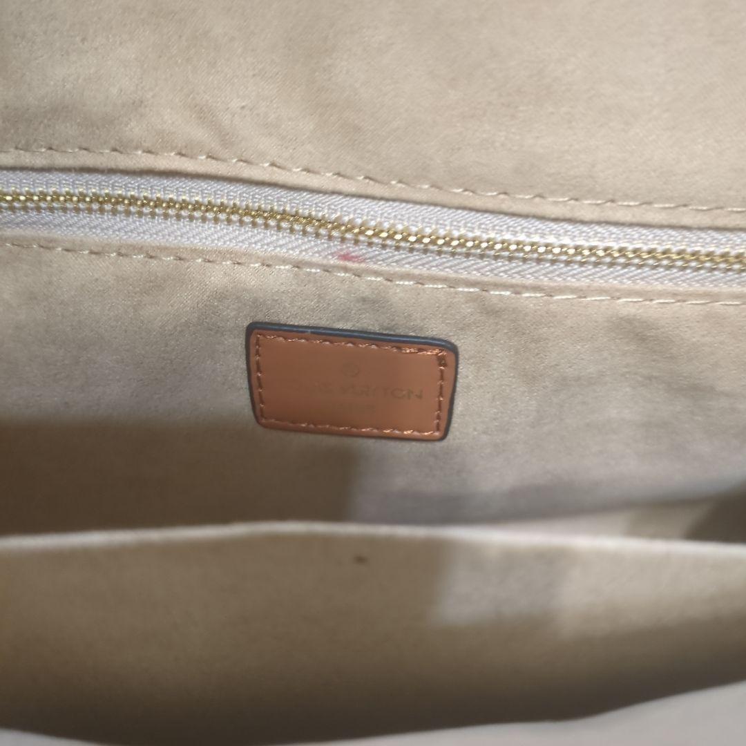 LOUIS VUITTON ショルダーバッグ ホワイト