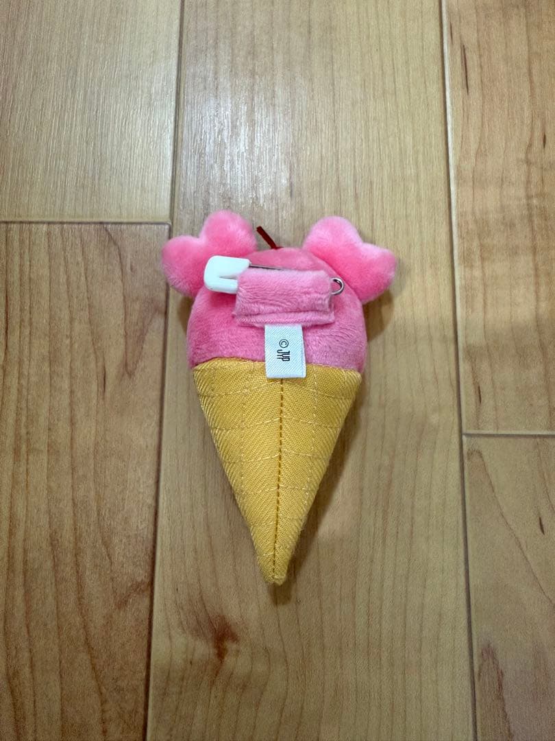 TWICE JYP POPUP アイス ぬいぐるみバッチ モモ モブリー