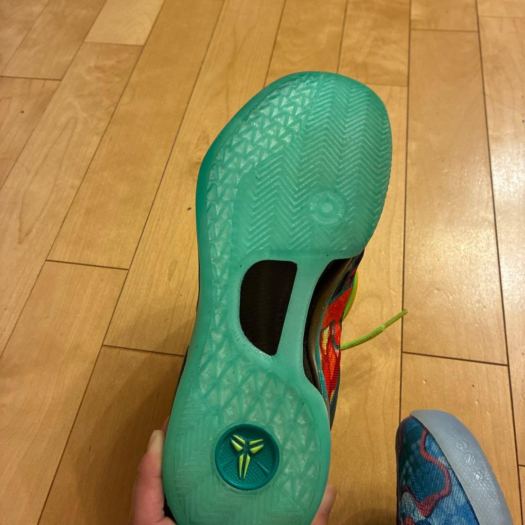 美品！Nike Kobe8 レッド/グリーン/ブルー 予備シューレース付き
