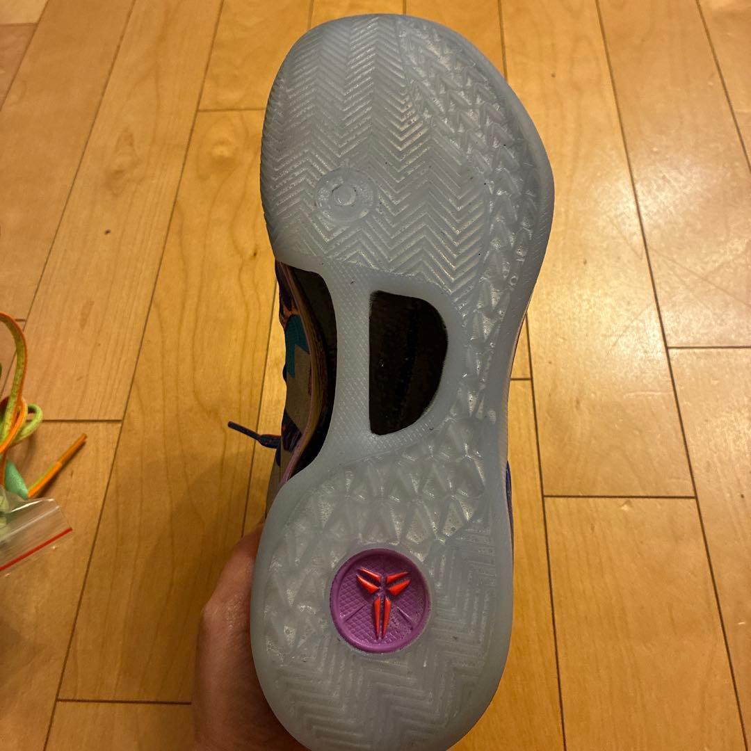 美品！Nike Kobe8 レッド/グリーン/ブルー 予備シューレース付き