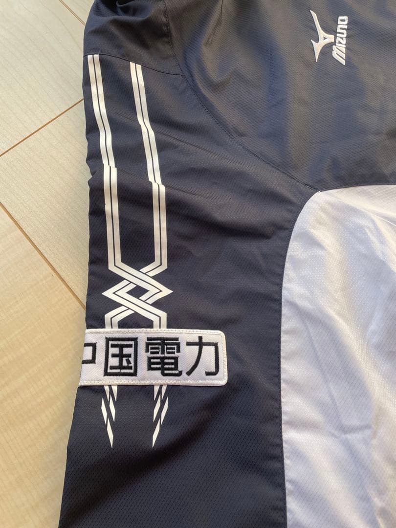 ミズノ　サンフレッチェ広島　ウィンドブレーカー