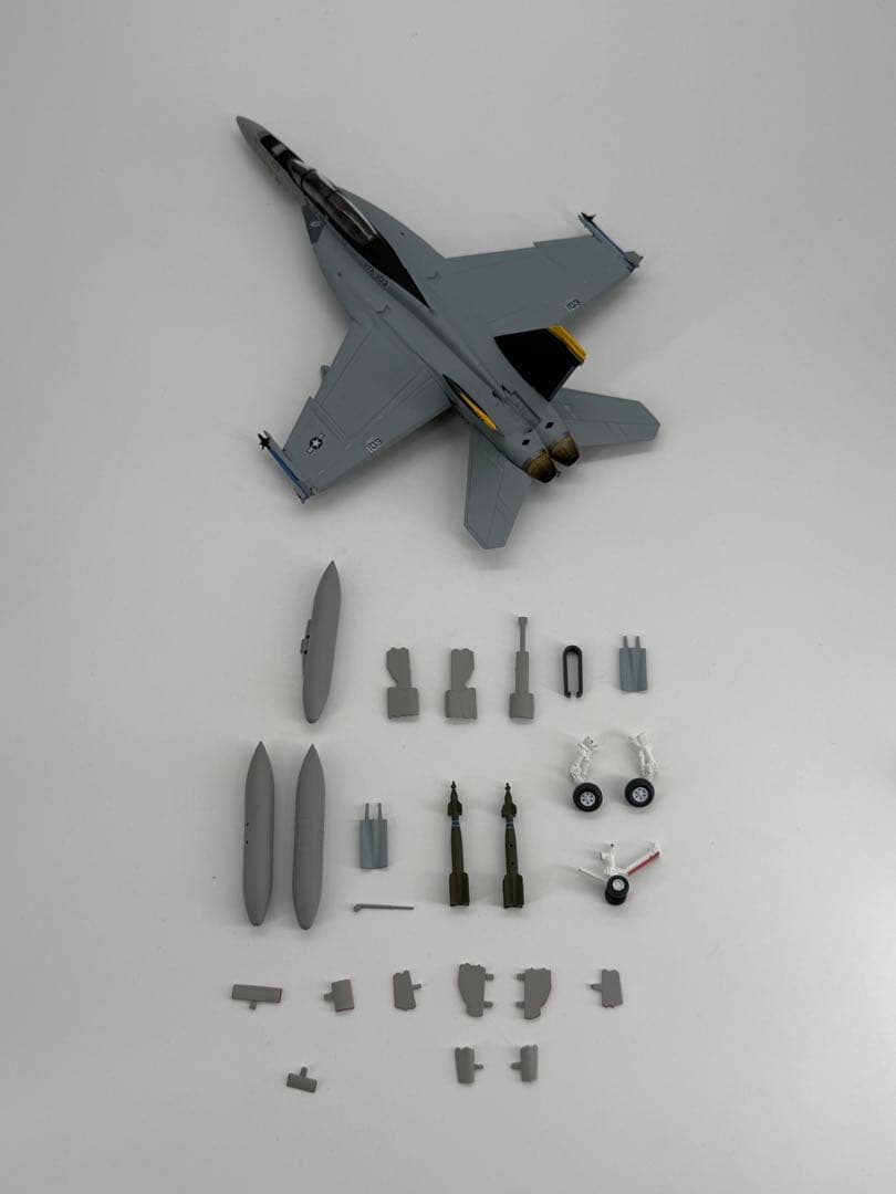 ドラゴン 1/72 F/A-18 VFA-103 ジョリーロジャース　F-18