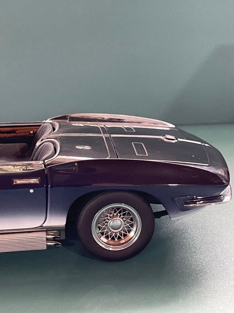 オートアート　コルベット 1961マコシャーク　1/18 約26cm