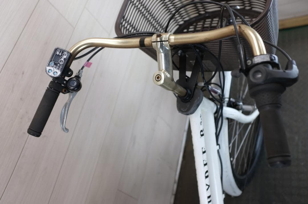 ブリヂストン製　HYDEE.B　26インチ　3段　8.9Ah充電器あり