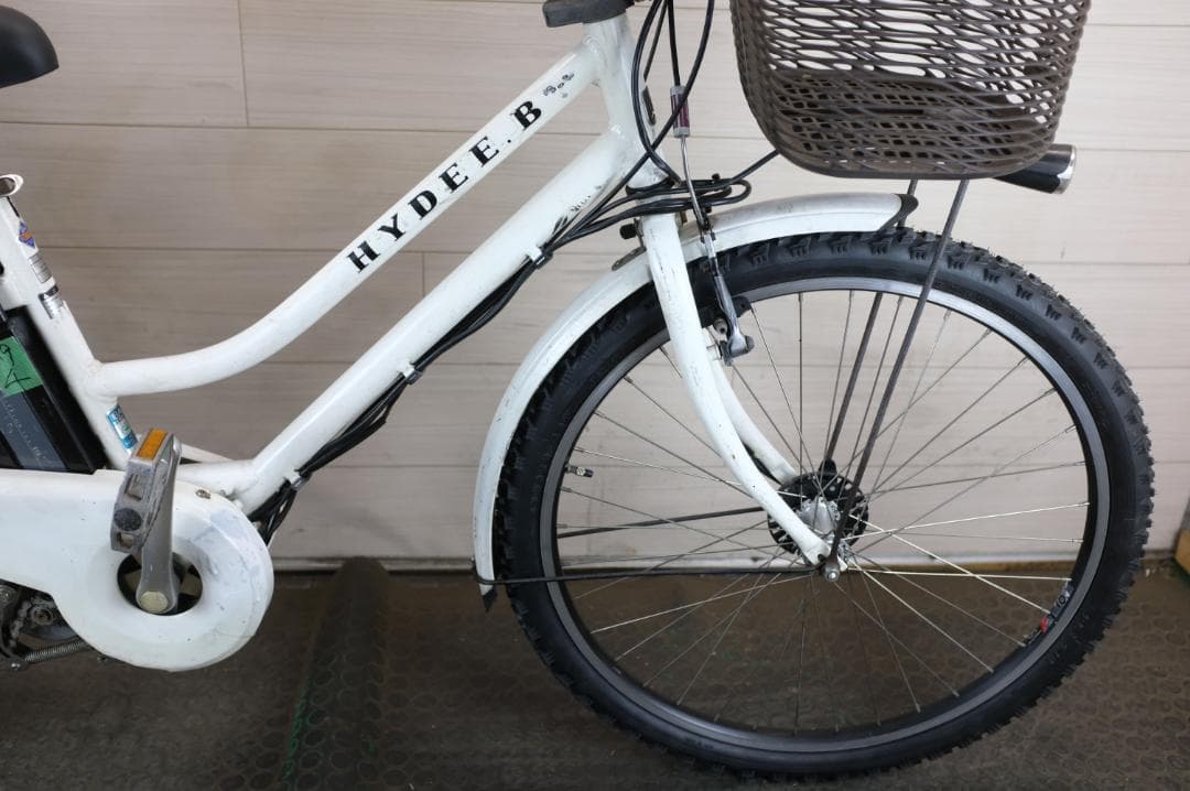ブリヂストン製　HYDEE.B　26インチ　3段　8.9Ah充電器あり