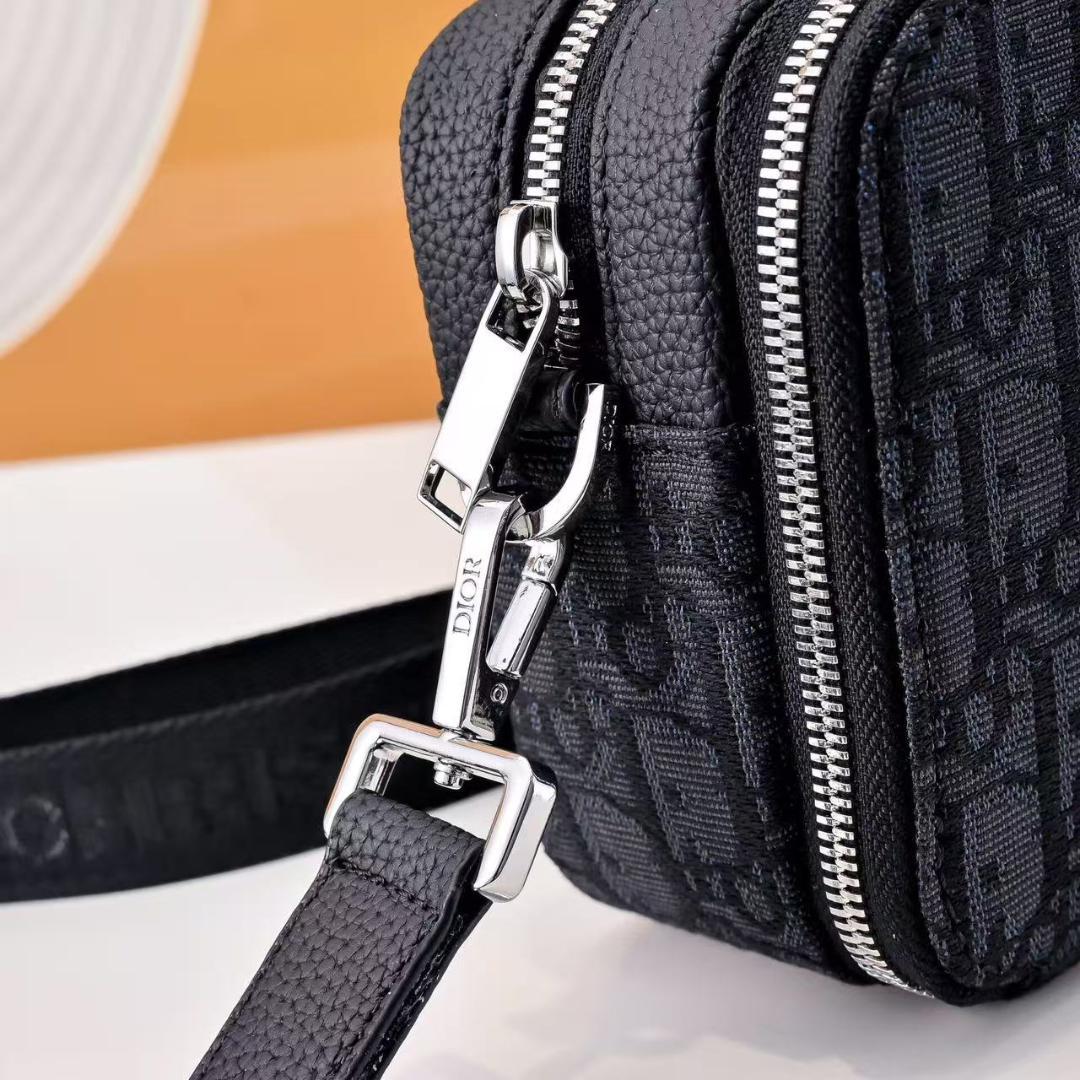 Dior 極希少✨《人気》ブラックロゴショルダーバッ