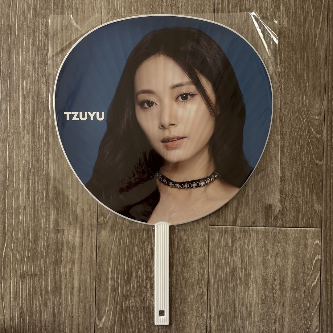 YM-1433 TWICE 新品 オフィシャルグッズ グッズ うちわ
