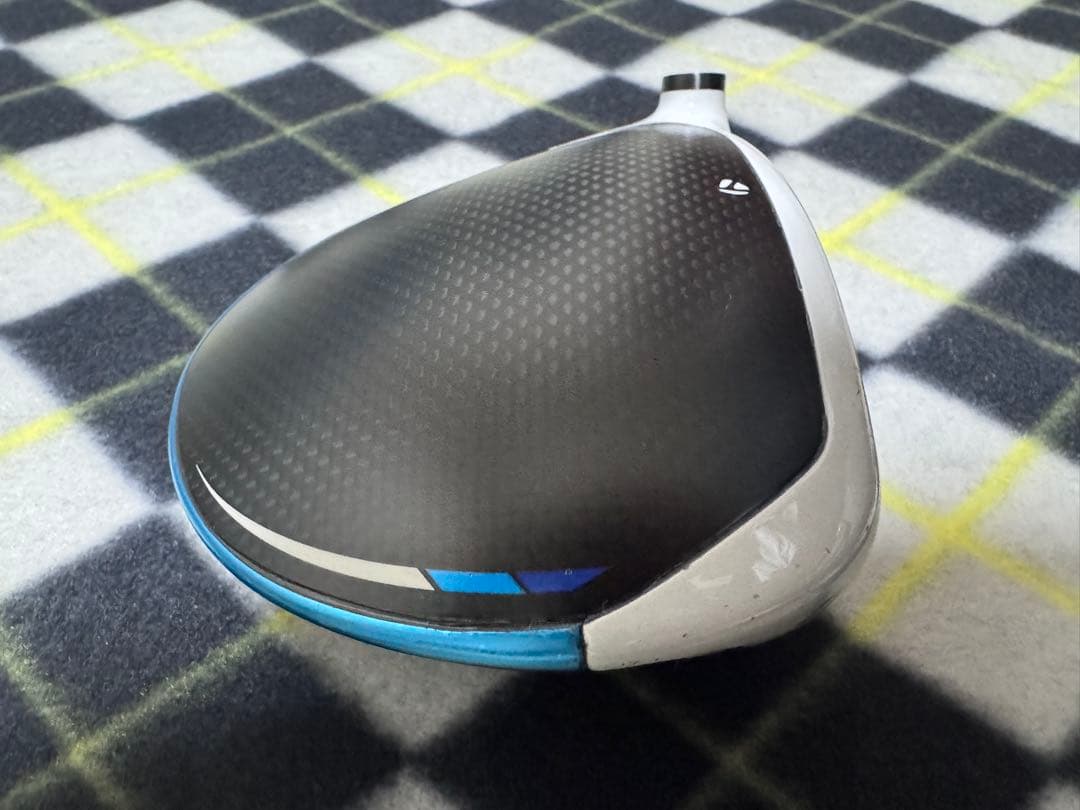 TaylorMade SIM2MAX 10.5° ドライバーヘッドとヘッドカバー