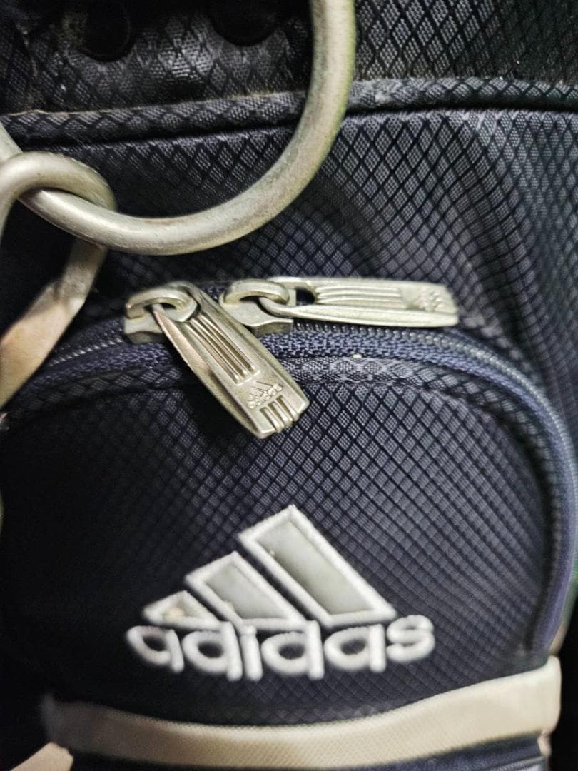 送料無料/美品　adidas キャディバッグ 黒 ストライプデザイン